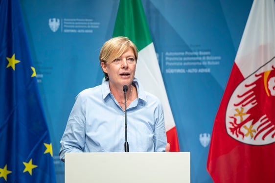 L'ex direttrice della Ripartizione Sviluppo economico Manuela Defant ha illustrato le misure dal punto di vista tecnico. (Foto: USP/Fabio Brucculeri)
