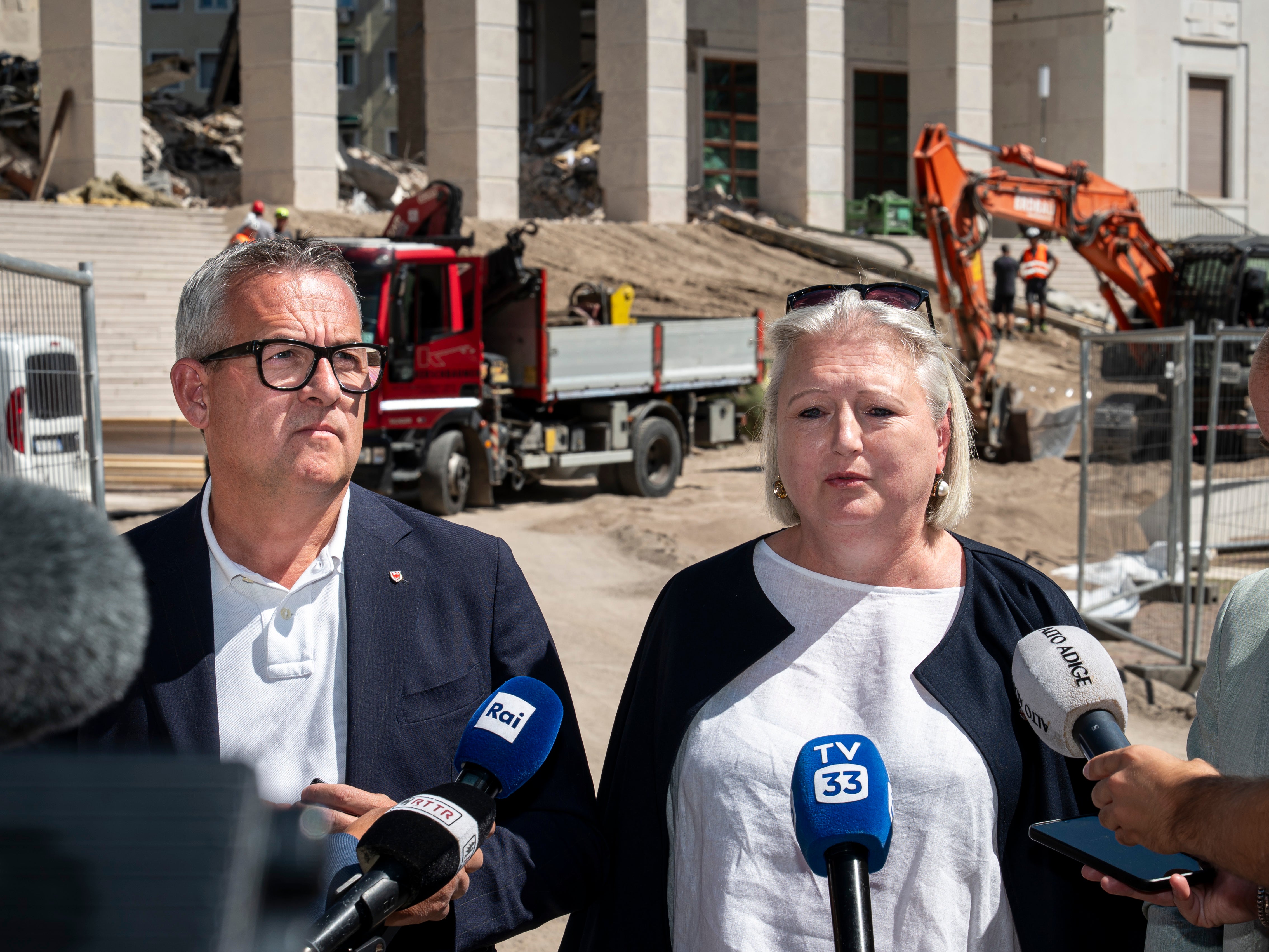 Das historische Archiv in den Kellerräumen soll gesichert, gereinigt und restauriert werden.