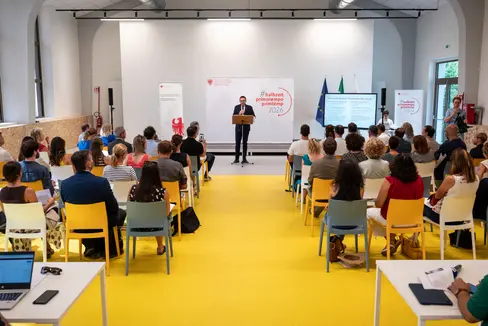 Kultur müsse allumfassend unterstützt werden, hielt Landesrat Marco Galateo bei seiner #halbzeit-Pressekonferenz fest. (Foto: LPA/Fabio Brucculeri)