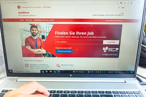 Die Südtiroler eJobBörse bietet Zugang zu einer stetig wachsenden Zahl offener Stellen. Zuletzt wurde auch die Plattform Karriere Südtirol eingebunden. (Foto: LPA/Ursula Pirchstaller)