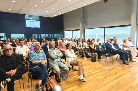 Das Forum Digital ist ein Stakeholder-Treffen, das regelmäßig in der Eurac abgehalten wird und bei dem Neuigkeiten aus dem IT-Bereich thematisiert werden. (Foto: LPA/Ursula Pirchstaller)