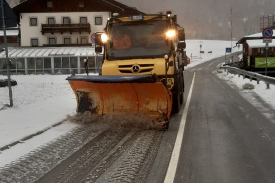 Mehrere Straßen - hier in Schnals - hat der Landesstraßendienst nach den Schneefällen geräumt. (Foto: LPA/Landesstraßendienst)