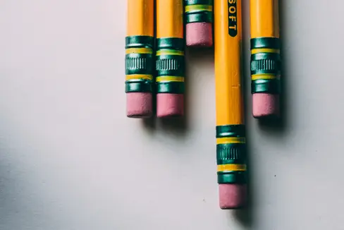 Il 6 dicembre verranno presentati i risultati dello studio PISA 2022 dell'OCSE e delle indagini sui livelli di apprendimento 2023 delle scuole di lingua tedesca (Foto: Unsplash)