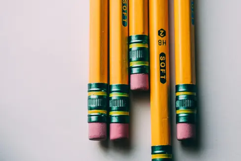 Il 6 dicembre verranno presentati i risultati dello studio PISA 2022 dell'OCSE e delle indagini sui livelli di apprendimento 2023 delle scuole di lingua tedesca (Foto: Unsplash)