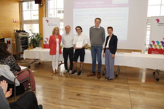 Valerio Gabriele Osto und Alex Beato schafften es bis zum nationalen Wettbewerb der Fremdsprachigen Philosophie-Olympiade in Rom. (Foto: LPA/Bildungsdirektion/Verena Hilber)