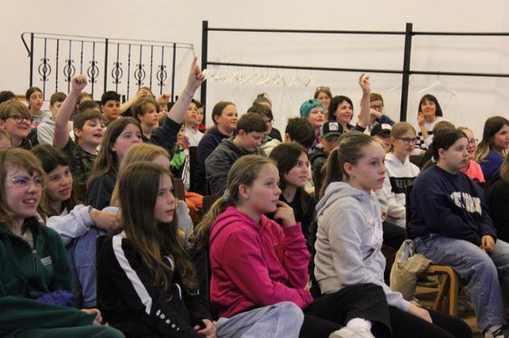 Partecipazione attiva degli alunni al quiz sull'Euregio. (Foto: Karl-Heinz Sparber)
