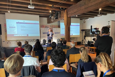 Südtirol hat sich auf den Weg der Nachhaltigkeit gemacht, dennoch bleibt noch viel zu tun, berichtete LH Arno Kompatscher bei der Eröffnung der dreitägigen Konferenz zum Klimawandel auf Schloss Sigmundskron. (Foto: LPA/Gnews)