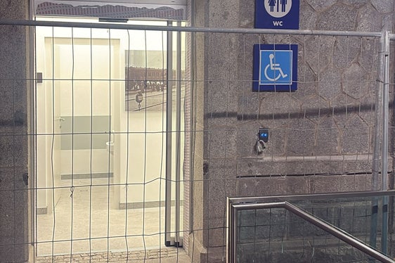 L’accesso ai nuovi servizi sarà gratuito nelle prime settimane. Successivamente, l’utilizzo sarà regolato da una gettoniera (1 euro), con possibilità di pagamento anche con carte di debito e di credito. Gli autisti del trasporto pubblico locale avranno accesso gratuito tramite badge. (Foto: USP/Dipartimento Infrastrutture e Mobilità)