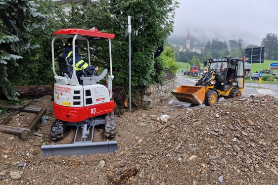 Numerosi e tempestivi gli interventi da parte dei vigili del fuoco e delle squadre di soccorso nelle zone colpite dai temporali. (Foto: ASP/Corpo permanente Vigili del fuoco di Bolzano)