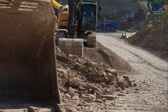 Questa settimana, tutte le macchine più importanti, come l'impianto di perforazione a due bracci (Jumbo) e tutte le attrezzature di lavoro, sono state spostate e preparate per i lavori successivi. (Foto: USP/Angelika Schrott)