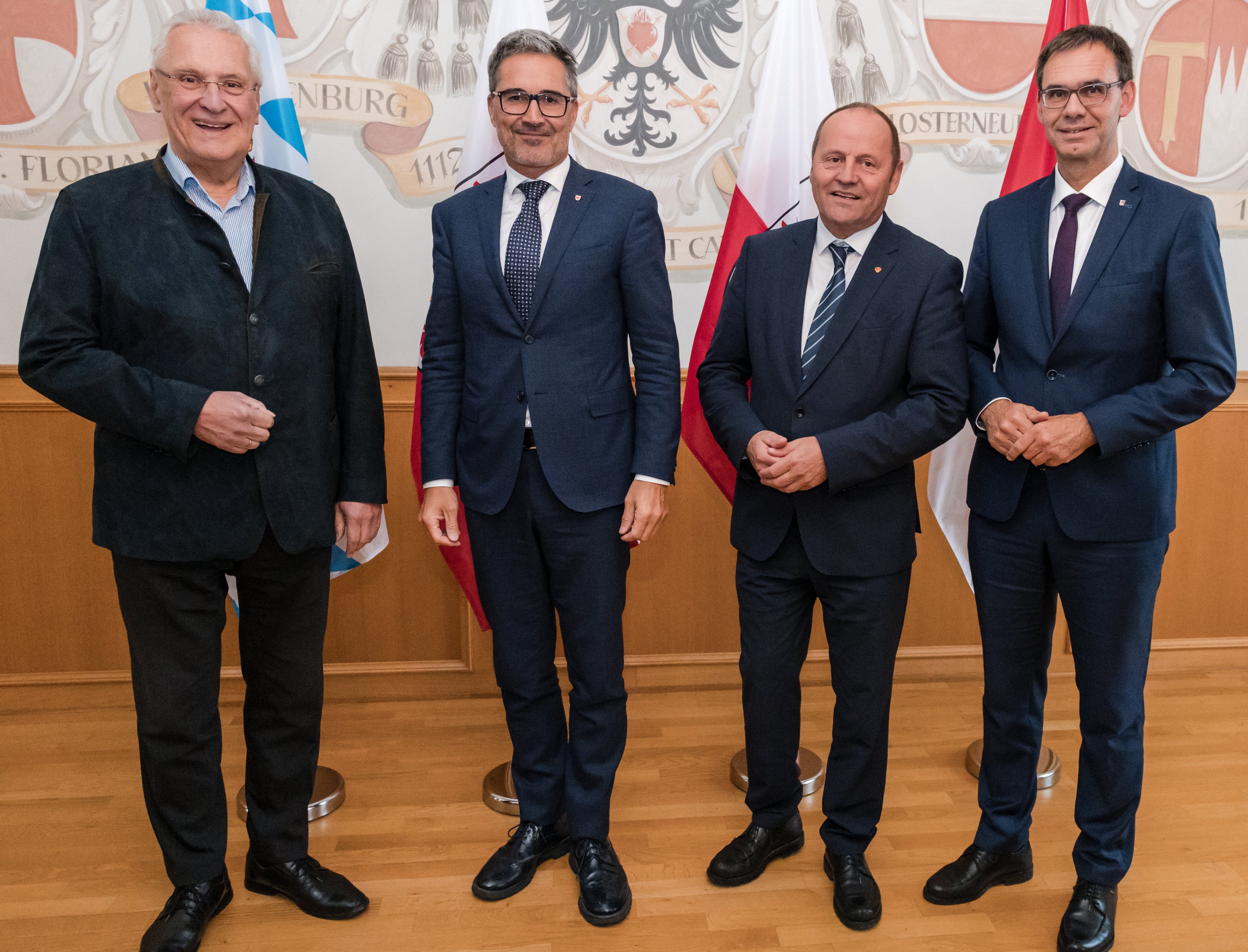 Bayerns Innenminister Joachim Herrmann (von links), Landeshauptmann Arno Kompatscher, der stellvertretende Landeshauptmann des Landes Tirol, Josef Geisler, und der Landeshauptmann von Vorarlberg, Markus Wallner trafen sich zu Gesprächen im Kloster Neustift. (Foto: LPA/Bernhard Aichner)