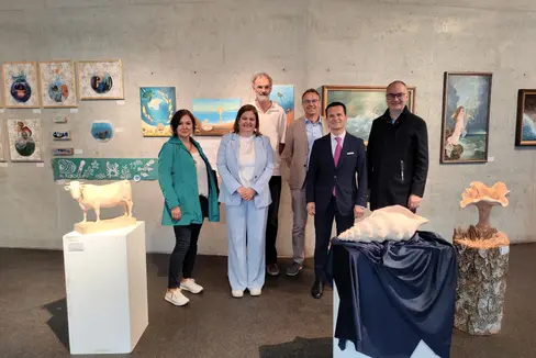 Mostra anuela (da man ciampa a man dërta): Claudia Rubatscher, Maria Teresa Mussner, Andreas Tomasini, Heinrich Videsott, André Comploi und Tobia Moroder. (Foto: USP/Intendënza y Cultura Ladina)