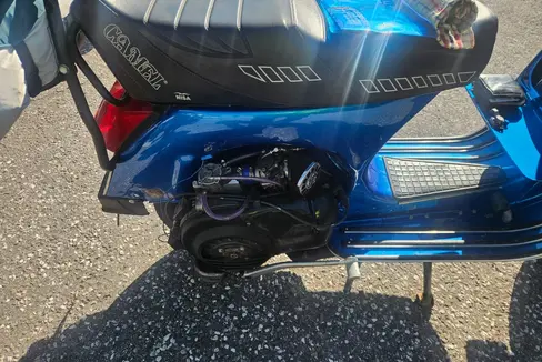 Arrivano i primi risultati dei controlli mirati sui motocicli tecnicamente modificati e non autorizzati o malfunzionamenti lungo i passi altoatesini. Nel corso delle verifiche sono state elevate le prime sanzioni: possono arrivare fino a 1.731 euro nei casi di modifiche tecniche non autorizzate al veicolo, con il possibile ritiro della carta di circolazione. (Foto: USP/Dipartimento Infrastrutture e Mobilità)