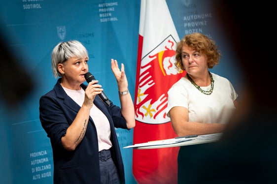 Im Haus des Sozialen und der Gesundheit sollen künftig Synergien innerhalb der Landesverwaltung und mit dem Dritten Sektor noch besser genutzt werden, hob Ressortdirektorin Michela Morandini hervor. (Foto: LPA/Fabio Brucculeri)