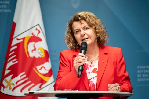 Mit den Änderungen beim Unterhaltsvorschuss werden Einelternfamilien verstärkt unterstützt, wirtschaftliche Notlagen vorgebeugt und der vielfach psychisch und finanziell belastenden Situation entgegengewirkt, ist Landesrätin Rosmarie Pamer überzeugt. (Foto: LPA/Fabio Brucculeri)