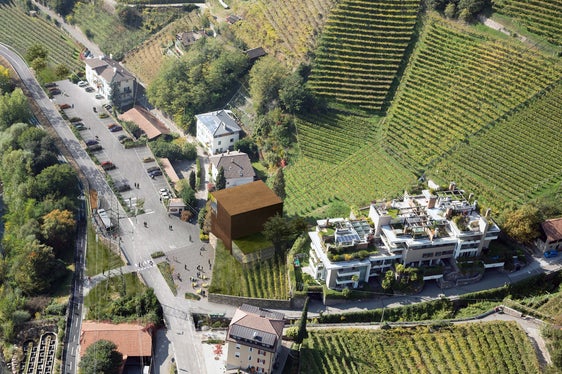 Ecco come sarà la nuova stazione a valle della funivia di San Genesio. Il contratto con la società funiviaria Leitner è stato firmato il 30 dicembre. (Foto: USP)
