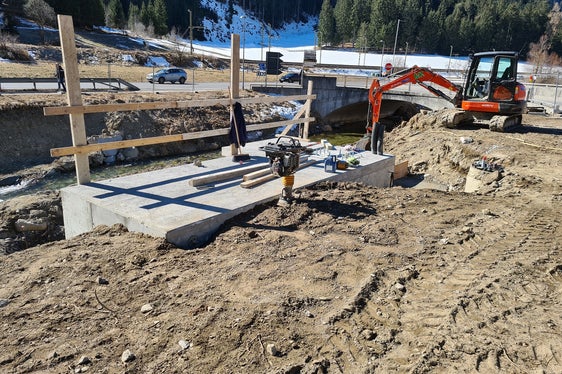 In Zukunft wird nicht mehr in Vierschach, sondern nach Abschluss der Arbeiten in Winnebach (im Bild) der Pegelstand der Drau im Auge behalten. (Foto: Landesamt für Hydrologie und Stauanlagen/Stefan Ghetta)