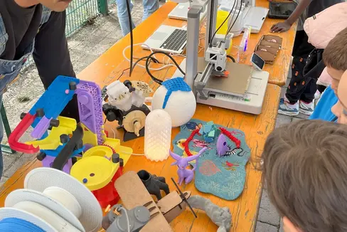 Dal 1° ottobre al 31 dicembre i Corner Tech propongono 146 iniziative su tutto il territorio altoatesino, dedicato a ragazze e ragazzi dagli 8 ai 20 anni, attrezzati all'interno di 11 centri giovanili diffusi della provincia di Bolzano. (Foto: USP)