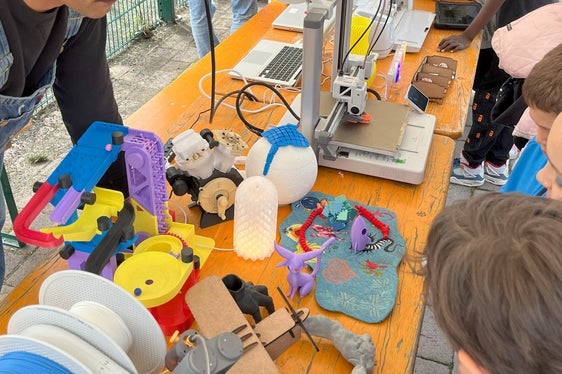 Dal 1° ottobre al 31 dicembre i Corner Tech propongono 146 iniziative su tutto il territorio altoatesino, dedicato a ragazze e ragazzi dagli 8 ai 20 anni, attrezzati all'interno di 11 centri giovanili diffusi della provincia di Bolzano. (Foto: USP)