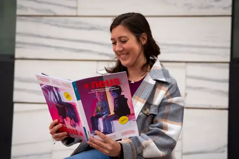 Die neu erschienene Ausgabe der Landeszeitung lädt alle Leserinnen und Leser ein, in die vielfältigen Angebote der Südtiroler Landesmuseen einzutauchen. (Foto: LPA/Fabio Brucculeri)