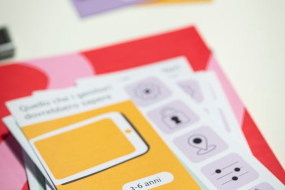 I media digitali sono ormai parte integrante della vita quotidiana, anche e soprattutto nella vita familiare. La rete “Genitori-connessi”, attiva dal 2018 e composta da 24 partner che intendono sostenere le famiglie nel campo dell’alfabetizzazione mediatica. (Foto: USP/Fabio Brucculeri)
