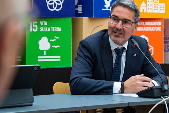 Landehauptmann Kompatscher beim Stakeholder Forum: Die Überarbeitung des Klimaplans wurde notwendig, da uns die Wissenschaft aufzeigt, dass die bisherigen Bemühungen nicht reichen werden. (Foto: LPA/Fabio Brucculeri)