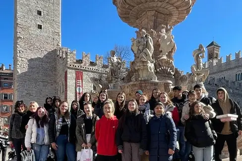 Gli apprendisti venditori delle scuole professionali provinciali Zuegg e Einaudi in visita a Trento (Foto: ASP/LBS Zuegg)