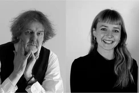 Am 20. November sind (v.l.) Josef Oberhollenzer, Mirijam Obwexer, Greta Pallhuber und Maxi Obexer zu Gast in der Landesbibliothek Dr. Friedrich Teßmann. (Foto: LPA/Teßmann)