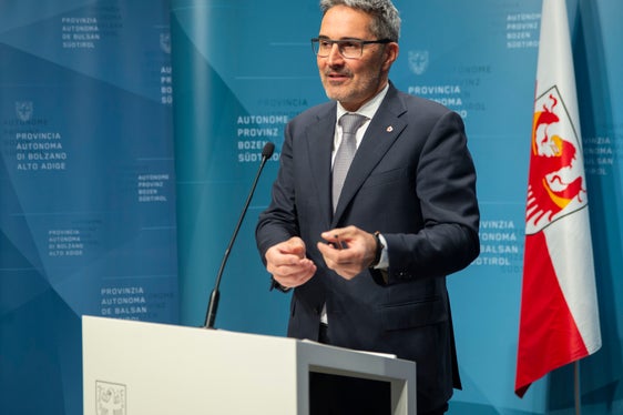 Il presidente della Provincia, Arno Kompatscher, nel corso della conferenza stampa odierna (Foto: ASP/Fabio Brucculeri)