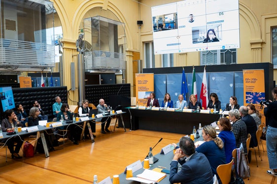 Il Comitato di sorveglianza FSE+ riceve una relazione annuale sui progetti in corso e previsti per il periodo del programma. (Foto: USP/Fabio Brucculeri)