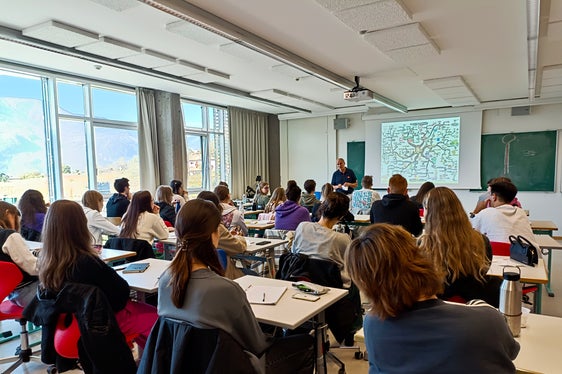 Den Beruf des Psychiaters lernten die Schülerinnen und Schüler im Rahmen der Projektwoche Rendezvous mit dem Traumberuf ebenfalls genauer kennen. (Foto: LPA/Christine Zingerle)