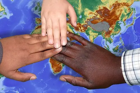 In occasione della Giornata internazionale dei migranti del 18 dicembre, il Servizio di coordinamento per l'integrazione pubblica una guida alle associazioni di migranti presenti in Alto Adige (Foto: ASP)