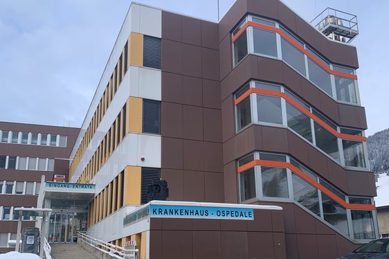 Moderne sale operatorie e un nuovo parcheggio sotterraneo: importanti progetti edilizi sono in cantiere all'Ospedale di San Candido. Approvati i programmi planivolumetrici (Foto: ASP)