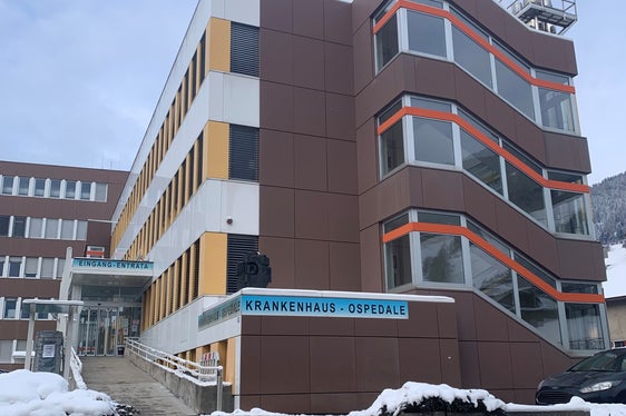 Moderne sale operatorie e un nuovo parcheggio sotterraneo: importanti progetti edilizi sono in cantiere all'Ospedale di San Candido. Approvati i programmi planivolumetrici (Foto: ASP)