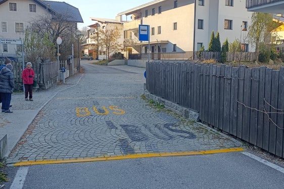 Auch größer Busse können nun die Haltestellen Brugghof und Troger in Kematen bedienen. (Foto: LPA/Gemeinde Sand in Taufers)