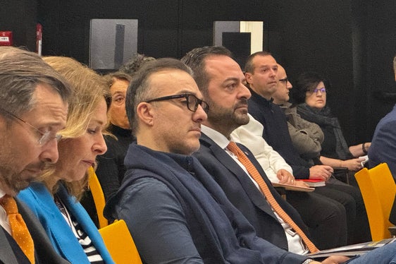 Il vicepresidente Marco Galateo (nella foto il quarto da sinistra): In provincia di Bolzano la nostra realtà trilingue ci pone di fronte a sfide uniche. (Foto: USP/Luca Vaccarino)