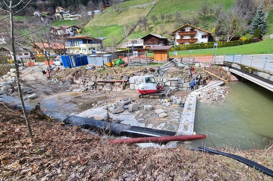 Nel progetto di ristrutturazione e ampliamento della stazione idrometrica del Rio Funes a Pizzago-San Pietro di Funes sono stati investiti 200.000 euro, comprensivi del laboratorio idraulico e della progettazione esecutiva, finanziati attraverso le misure di riqualificazione ambientale della centrale idroelettrica di Barbiano. (Foto: USP/Ufficio provinciale Idrologia e dighe dell’Agenzia per la Protezione civile)