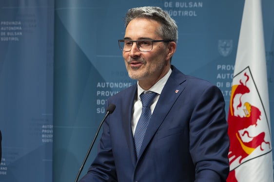 Es handelt sich um eines der größten Infrastrukturprojekte der vergangenen Jahrzehnte und zugleich um eines der umfangreichsten Genehmigungsverfahren in der Geschichte Südtirols, das nun einen entscheidenden Schritt vorankommt, sagt Landeshauptmann Arno Kompatscher. (Foto: LPA/Fabio Brucculeri)