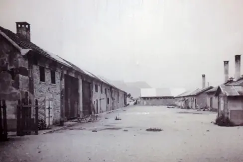 Le atrocità del campo di transito di Bolzano (foto) al centro della presentazione di un libro e di una tavola rotonda ospitate il 23 aprile dalla Biblioteca Provinciale Teßmann. (Foto: Wikimedia/Luca Lorenzi)