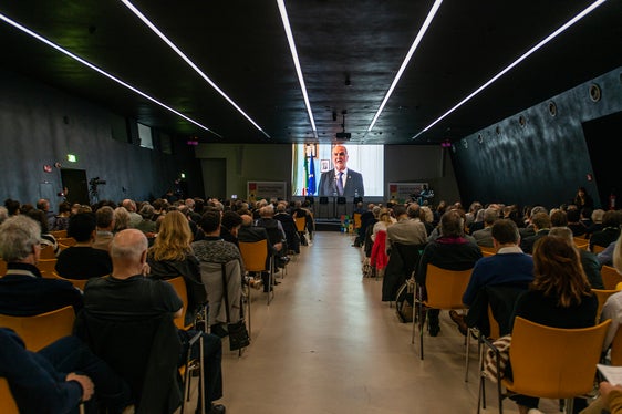Il Ministro per gli Affari regionali, Roberto Calderoli, ha inviato un videomessaggio. Servono decisioni lungimiranti che sappiano coniugare le esigenze del paesaggio con quelle delle persone. (Foto: ASP/Claudia Corrent)