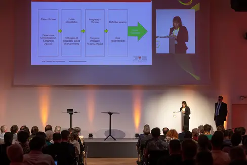 In einem Beteiligungsprozess hat die Bevölkerung Vorschläge eingebracht, die 480 Seiten füllten, sagte die Präsidentin der wissenschaftlichen Expertenkommission Viganò. (Foto: LPA/Luca Guadagnini)