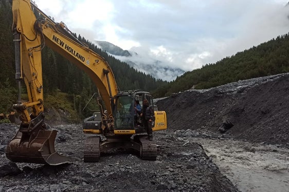 Il 18 agosto l'Ufficio sistemazione bacini montani Ovest ha sgombrato dai detriti il letto del rio Vedretta di Trafoi a Stelvio (Foto: ASP/Ufficio sistemazione bacini montani Ovest)