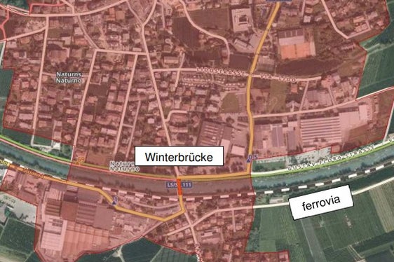 Die Winterbrücke (roter Strich) auf der Landesstraße in naturns wird erneuert und tragfähiger gemacht.
(Foto: Landesabteilung Tiefbau)