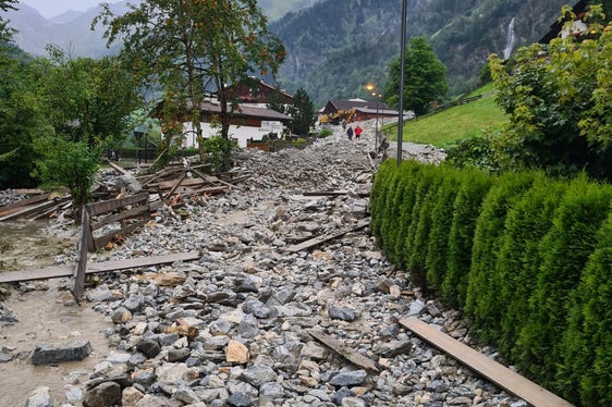 Il fango e i detriti hanno travolto tutto quello che hanno trovato sulla loro strada (Foto: ASP/Agenzia per la Protezione civile)