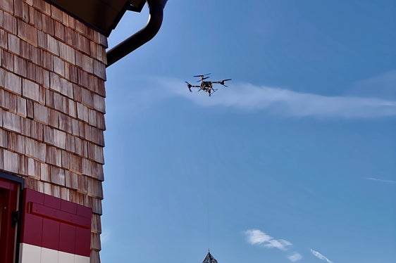 Im Sommer 2025 wurden mehrere Schutzhütten des Landes versorgt, und zwar die Berglhütte, die Payerhütte, die Teplitzerhütte und die Flaggerschartenhütte. (Foto: Flyingbasket.com)