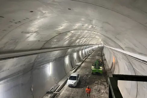 Mehr als die Hälfte der Hauptröhre für den Tunnel der Umfahrung von Kastelbell und Galsaun wurden bereits mit Isolierung betoniert. (Foto: LPA/Landesabteilung Tiefbau)