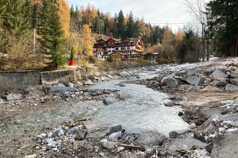 Die alte Wiere unterhalb des Hotels Paradiso im Sextnerbach wurde abgebaut und dadurch das Flusskontinuum wiederhergestellt. (Foto: LPA/Landesamt für Wildbach- und Lawinenverbauung Ost)
