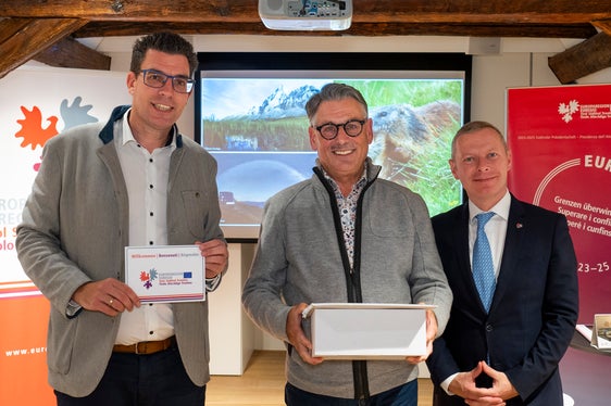 Al centro Anton Erlacher, altoatesino di San Lorenzo di Sebato, che ha conquistato il pubblico con la sua foto e il suo piccolo show sulle marmotte. (Foto: ASP/Fabio Brucculeri)