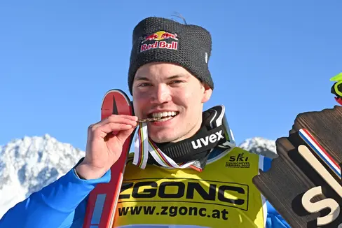 Il gardenese Alex Vinatzer gusta la medaglia di bronzo conquistata nello slalom ai Mondiali di Courchevel/Méribel (Foto: Gianpaolo Elvis Piazzi)