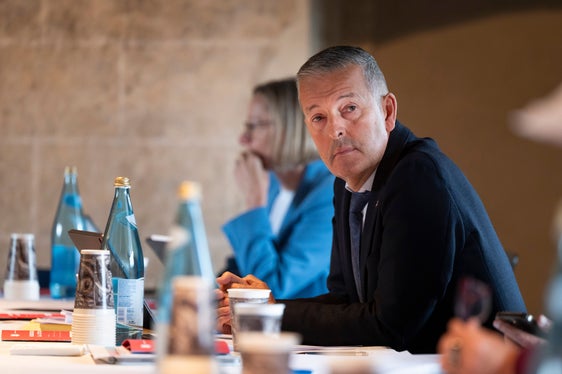 Für das Monitoring und die Aktualisierung der Klimapläne der Gemeinden sieht das Land Förderungen von bis zu 80 Prozent vor“, informierte Landesrat Peter Brunner die Bürgermeisterinnen und Bürgermeister des Burggrafenamts. (Foto: LPA/Fabio Brucculieri)